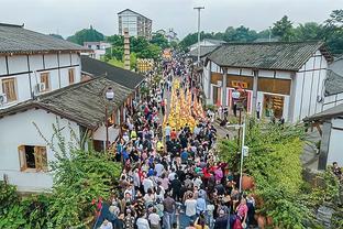 西亚卡姆：奎克利有速度和投篮能力 巴雷特快攻能力很强